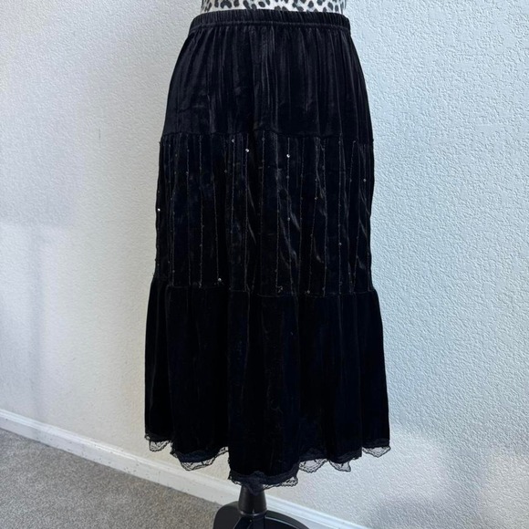 No Boundaries Dresses & Skirts - No Boundaries Black velvet midi skirt